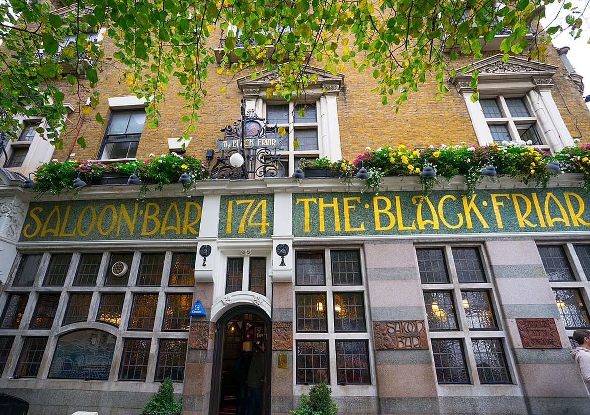 24 of London’s Most Incredible Historic Pubs