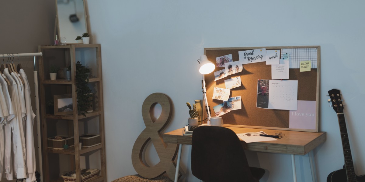 How do you set up a desk in a small bedroom?