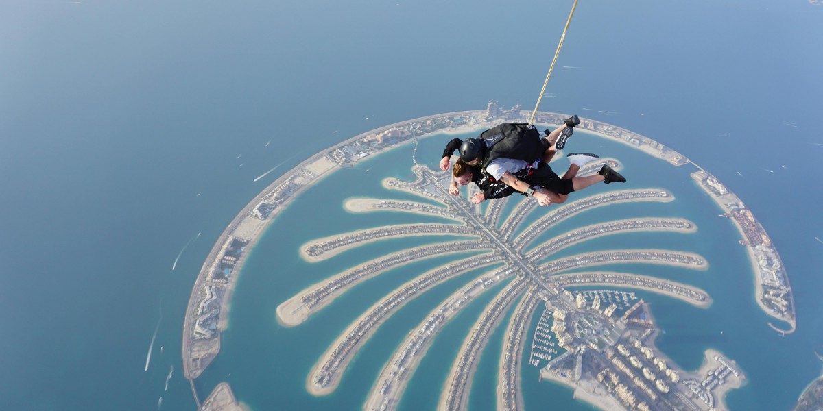 A First-Timer’s Experience: Tandem Skydiving Over Dubai’s Iconic Skyline